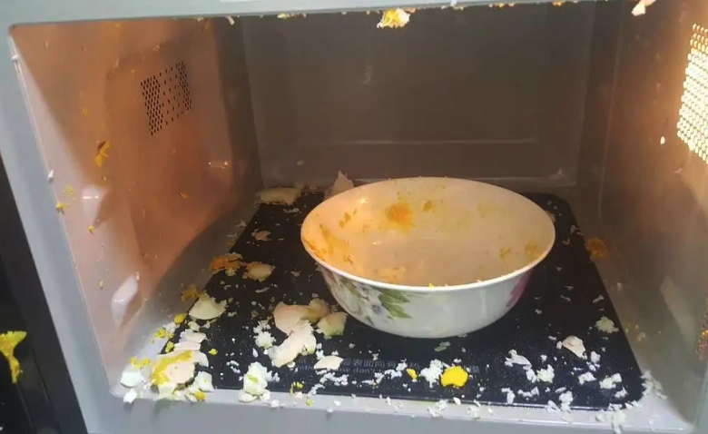 Can You Reheat Eggs in the Microwave?